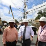 Edeeste instala transformadores y trabaja para resolver problemas eléctricos en Boca Chica