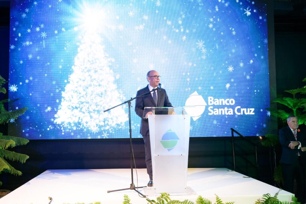 Banco Santa Cruz ofrece velada navide a para clientes y