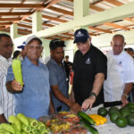 Ministro de Economía y director Indesur supervisan obras beneficiarán más de 1,300 agricultores de Independencia