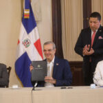 Presidente Abinader promulga Decreto 1-24 regula publicidad oficial