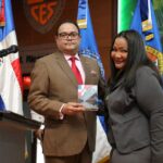 Entregan reconocimiento “Compromiso País” a Manuel Mejía Naut por su destacada labor al frente de Edeeste