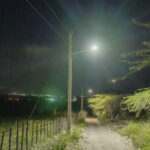 Edesur electrifica remota comunidad «El Pie de la Loma», en Bahoruco, tras años de espera