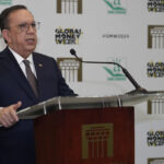 Valdez Albizu anuncia indicador de tenencia de productos financieros se ubica en 55 % en 2023