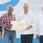 Gobierno entrega RD$250 millones a pequeños y medianos productores de huevos en Moca