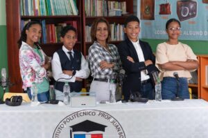 Politécnico Prof. Juan Bosch realiza «Onda Educativa» con estudiantes protagonistas en Día Nacional del Locutor