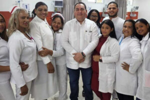 Más de 20,000 colaboradores en área de enfermería cuidan pacientes de Red Pública de Salud
