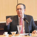 Valdez Albizu y ejecutivos sector bancario pasan revista al desempeño y perspectivas favorables del sistema financiero