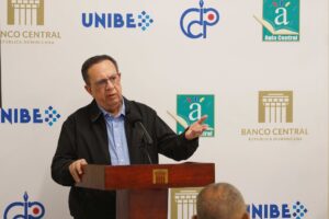 BCRD clausura XV diplomado “Formación económica para comunicadores”