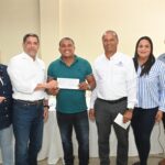 Limber Cruz entrega más de 50 millones a productores de San Francisco de Macorís