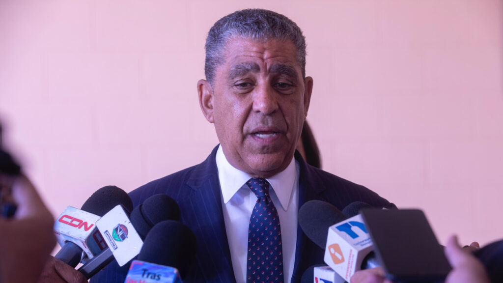 La imagen tiene un atributo ALT vacío; su nombre de archivo es Adriano-Espaillat-1-1024x576.jpeg