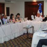 Presidente Abinader sostiene almuerzo navideño con cerca de 1,000 motoconchistas