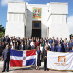 BCRD deposita ofrenda floral en Altar de la Patria por 212 aniversario nacimiento Juan Pablo Duarte