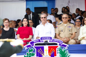 Presidente Abinader encabeza desfile militar por el 181 aniversario de la Independencia Nacional