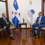 Eddy Olivares recibe visita del director subregional de OIT