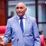 Senador Julito Fulcar se traslada al lugar del derrumbe en Discoteca Jet Set para brindar apoyo a víctimas y familiares