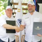 Presidente de Coopnama y ministro de Medio Ambiente firman convenio para fortalecer voluntariado “Ecohéroes Ciudadanos”