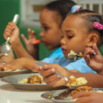 Inabie impacta a Boca Chica con utilería escolar y atenciones de salud en jornada de “El Gobierno en las Provincias”