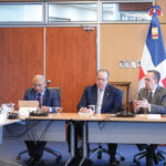 Gobernador Valdez Albizu y ministro Magín Díaz se reúnen con la misión del Artículo IV del FMI