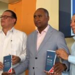 Senador Julito Fulcar presenta y entrega Ley que declara a Peravia como Provincia Ecoturística