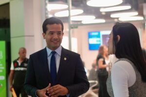 Omar Fernández destaca el proceso para obtener la nueva licencia de conducir y llama a ponerla al día