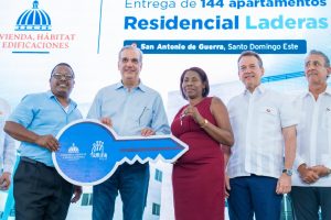 Presidente Abinader anuncia plan de titulación y asfalto para todo el municipio de Guerra