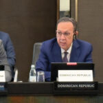 Valdez Albizu participa en mesa redonda de alto nivel sobre fraude digital en servicios financieros