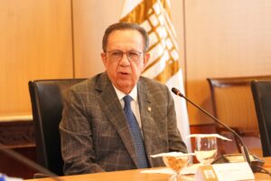 Valdez Albizu se reúne con presidentes de entidades bancarias para pasar balance a la economía dominicana ante panorama de incertidumbre mundial