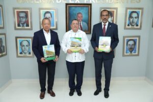 Coopnama fortalece programa de becas en alianza con Universidad Federico Henríquez y Carvajal