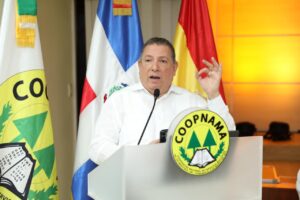 Coopnama gradúa a 110 directivos en comunicación cooperativa junto a universidad de España