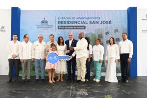 Banreservas financia 700 apartamentos del residencial San José entregados por el presidente Abinader