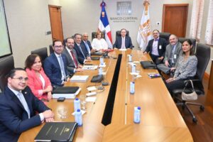 Valdez Albizu recibe misión técnica del BID para potenciar financiamiento Mipymes a través del Bandex