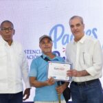 Abinader encabeza reconocimiento a padres dominicanos en jornada de DASAC “Padres que Protegen”