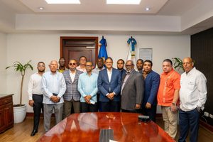 G-12 respalda gestión de Méndez y garantiza no habrá aumento del pasaje en sus rutas