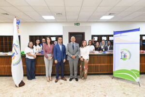Voluntariado del Banco Central realiza una nueva jornada de venta de útiles escolares; registra 500 pedidos de colaboradores activos y pensionados
