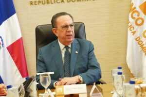 Valdez Albizu recibe a ejecutivos regionales de Bladex