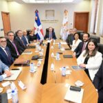 Valdez Albizu se reúne con altos ejecutivos de MasterCard
