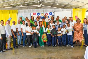 Cooperativa Empresarial inicia tradicional jornada de donación de calzados y útiles didácticos a estudiantes de escasos recursos