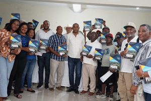 Consejo directivo entrega Plan Estratégico Peravia 2025-2055 a El Limonal; contempla 24 proyectos para el desarrollo del distrito