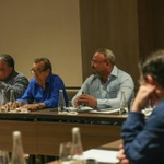Gobierno fortalece diálogo con transportistas ante presiones del mercado internacional